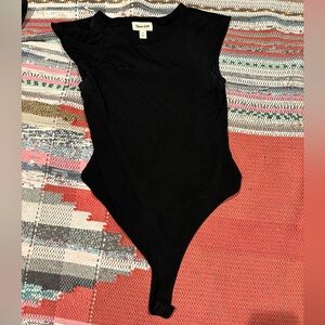 Open Edit Nordstrom Black Stretchy Body Size M short cap sleeve snap closure